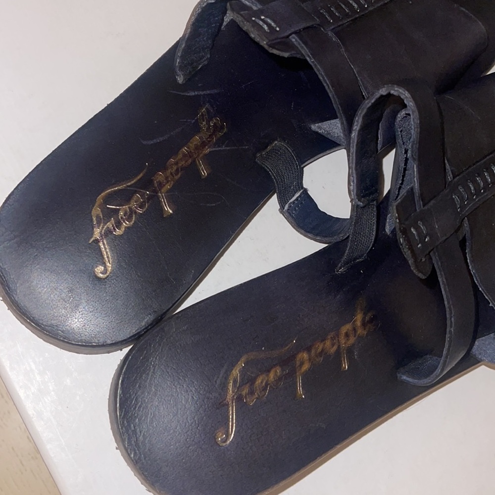 Shoes - Picture 3 of 4